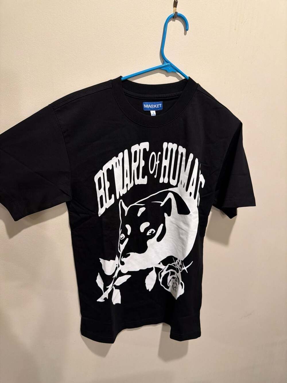 Market Beware of Humans Graphic T-Shirt Size S